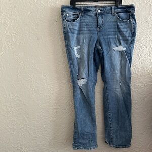 Torrid Boyfriend Straight Light Wash Distressed Jeans 18